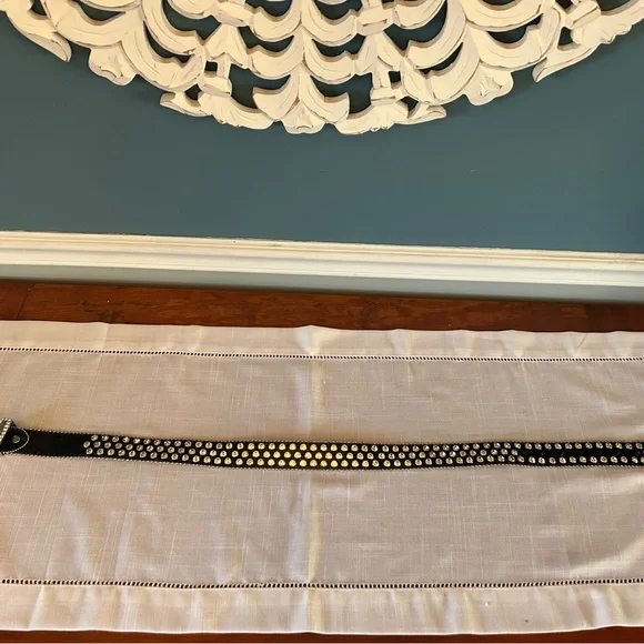 💯 Woman’s Leather Rhinestone Studded Belt Size Small - Picture 6 of 7